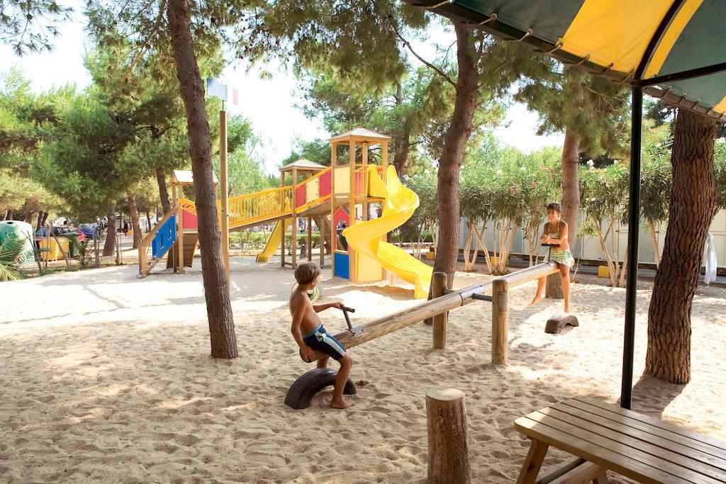 Happy Camp Mobile Homes In Camping Village La Masseria 加利波利 外观 照片